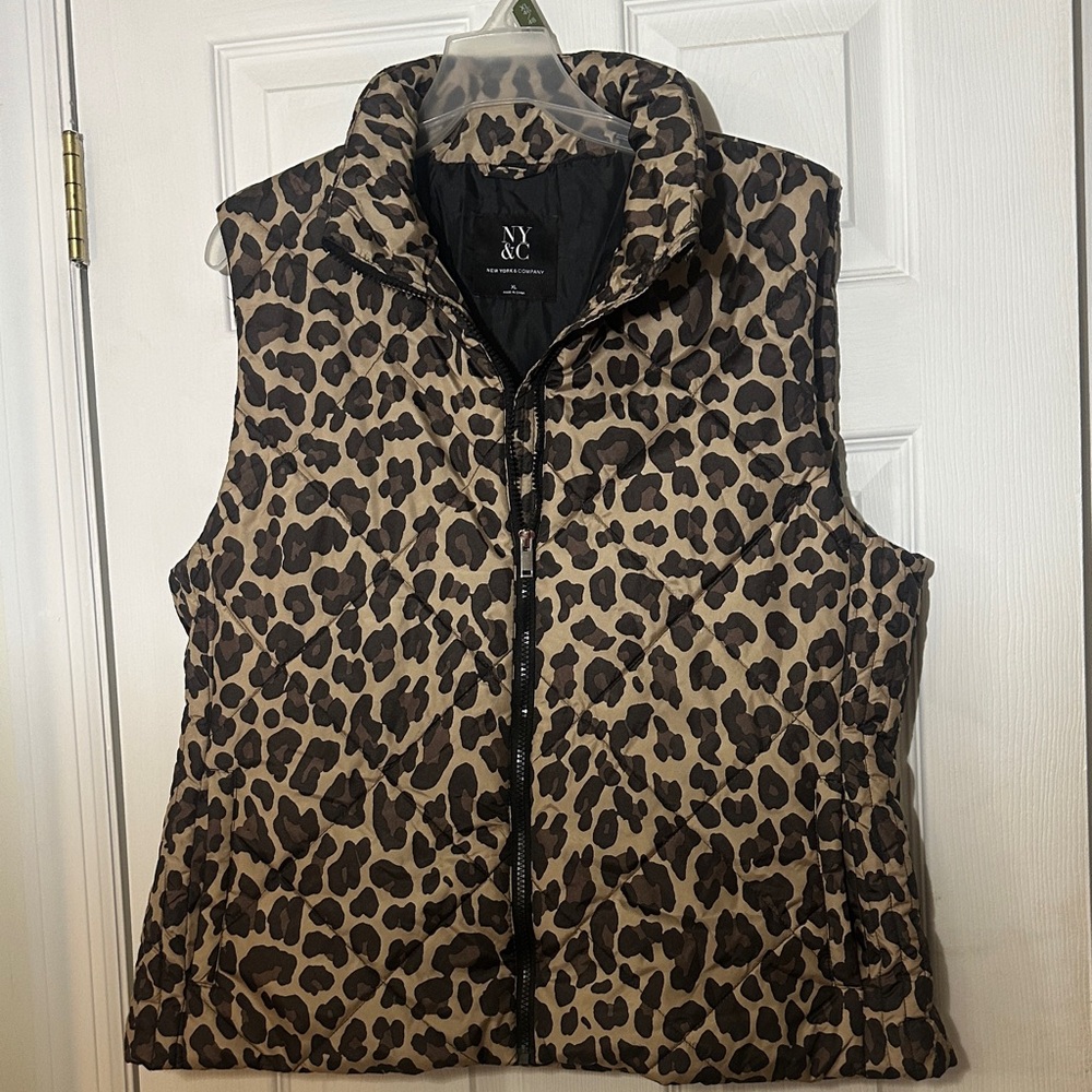 New York & Company Women's Leopard Print Puffer Vest,Size XL